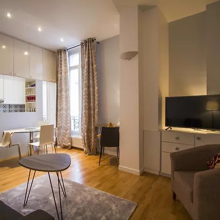 Saint Honore Bed & Breakfast 2*